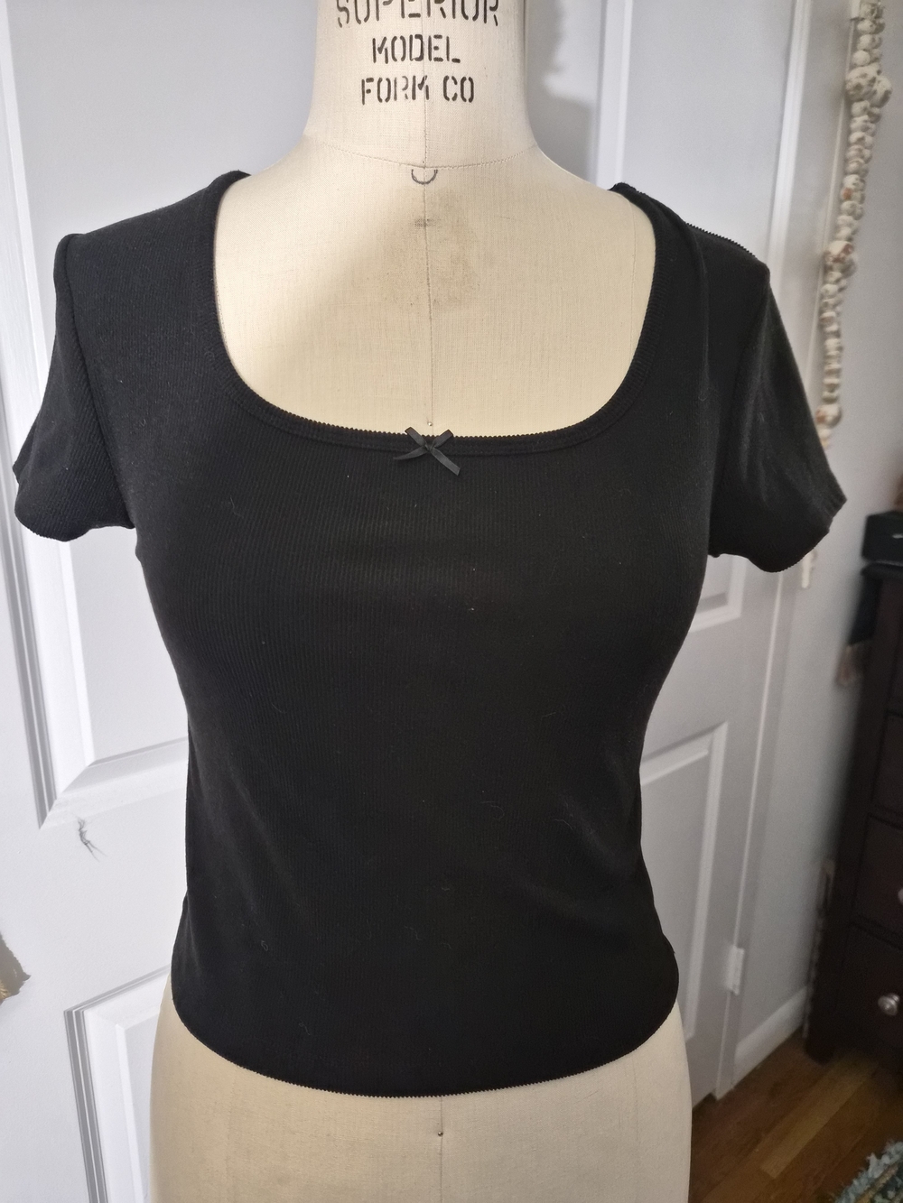 No Boundaries Black Scoop Neck Short Sleeve Top with Bow